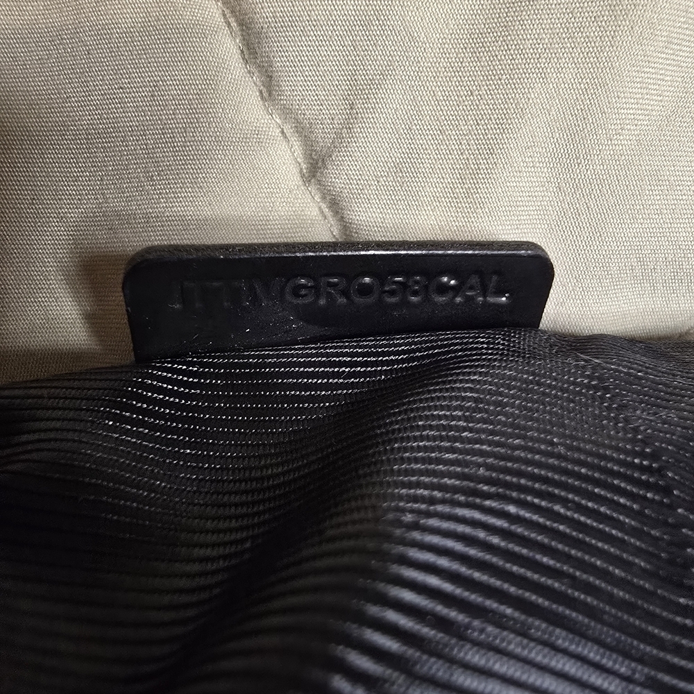 Elegant BURBERRY Black Quilted Crossbody Bag - Picture 7 of 9